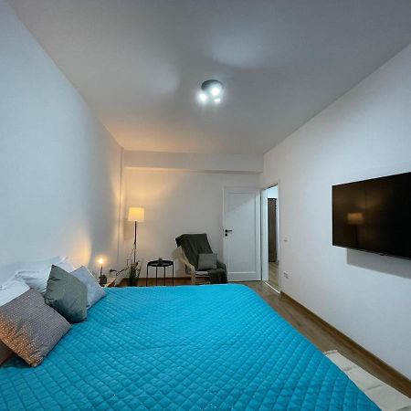 Luxury Q Residence Near Palas Mall Яш Екстериор снимка