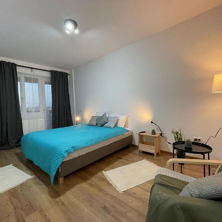 Luxury Q Residence Near Palas Mall Яш Екстериор снимка
