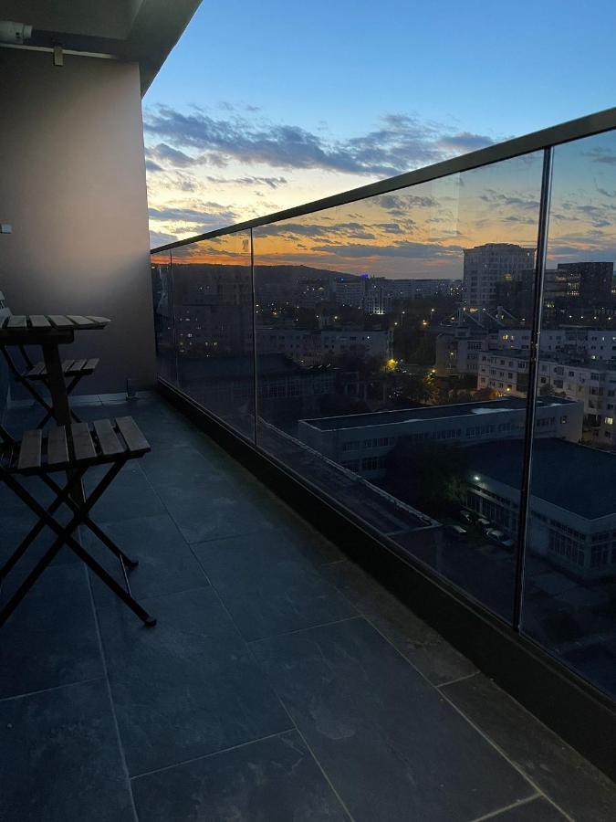 Luxury Q Residence Near Palas Mall Яш Екстериор снимка