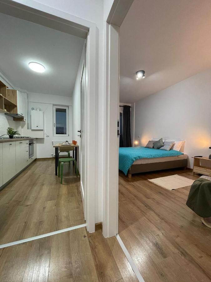 Luxury Q Residence Near Palas Mall Яш Екстериор снимка